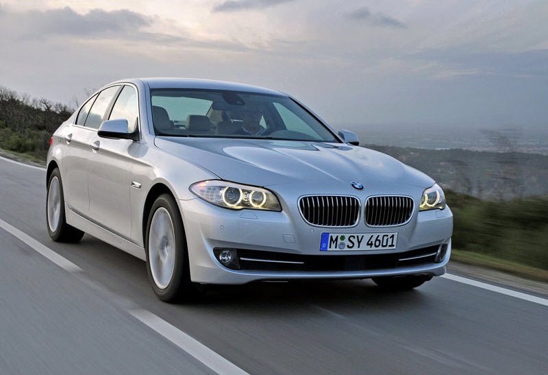 BMW-5-Series_2011_800x600_wallpaper_05.jpg