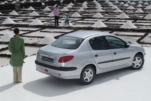 206sedan.jpg